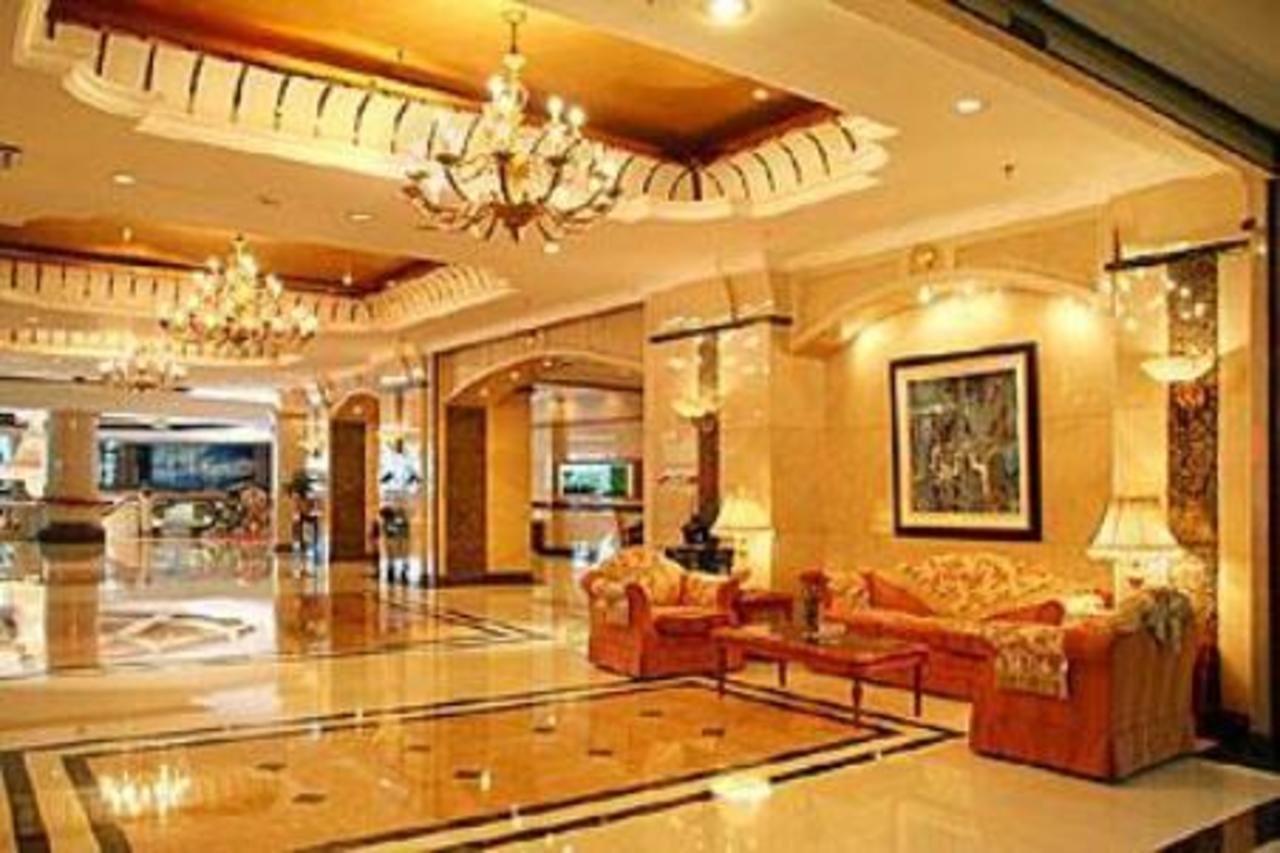 קונמינג Green Land Hotel מראה פנימי תמונה